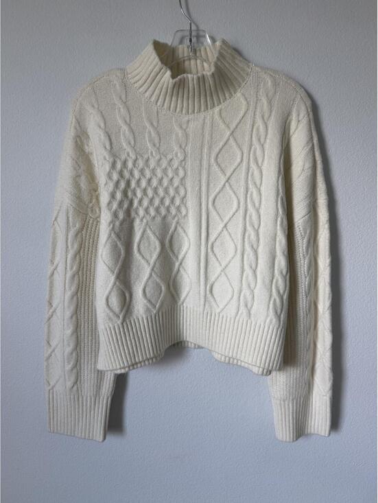 Abercrombie & Fitch Sweaters - Abercrombie & Fitch NWT Long Sleeve Mock Neck Cable Knit Crop Sweater Size XXS